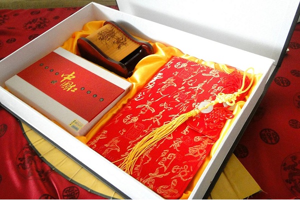 會(huì)議禮品，搶眼更須攻心