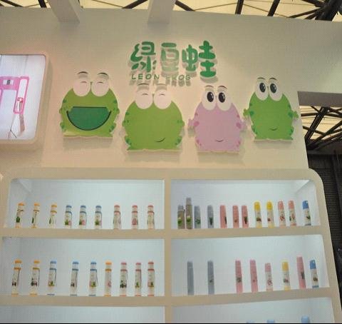 綠豆蛙保溫杯帶來(lái)清新暖人風(fēng)