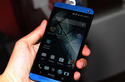 藍(lán)色版HTC One公開(kāi)展示