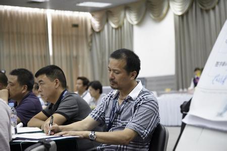 公牛插座阮立平:因?yàn)閷I(yè) 所以長久