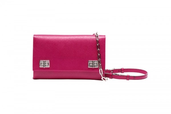 Prada 2014秋冬包袋標志性logo消失不見