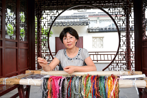 刺繡藝術(shù)大師薛金娣：生來(lái)當(dāng)結(jié)針黹緣