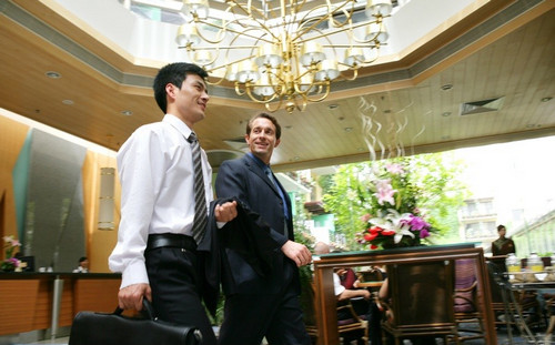 秋季男士公文包有哪些設(shè)計(jì)亮點(diǎn)