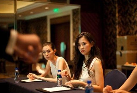 中國(guó)富人圈摒棄奢侈品 愛上高端禮儀課