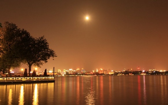 看！那些縈繞在美頸云肩邊的西湖美景（四）