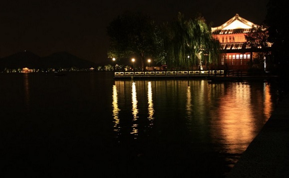 看！那些縈繞在美頸云肩邊的西湖美景（四）