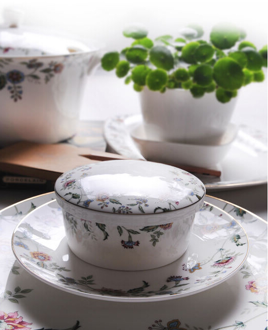 如何選擇迎合家風(fēng)的骨瓷餐具？
