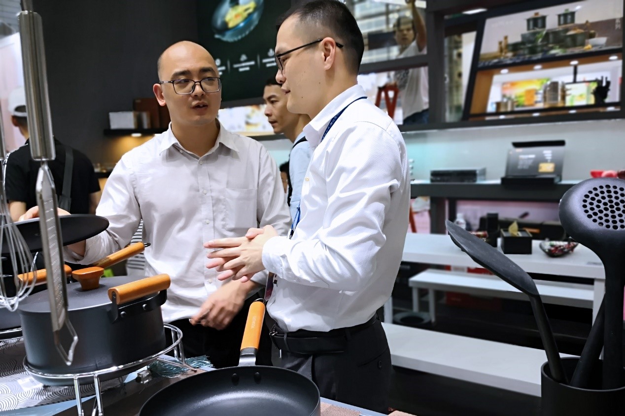 沃生原創(chuàng)新品驚艷揭曉，引領(lǐng)刀具鍋具時(shí)尚風(fēng)潮